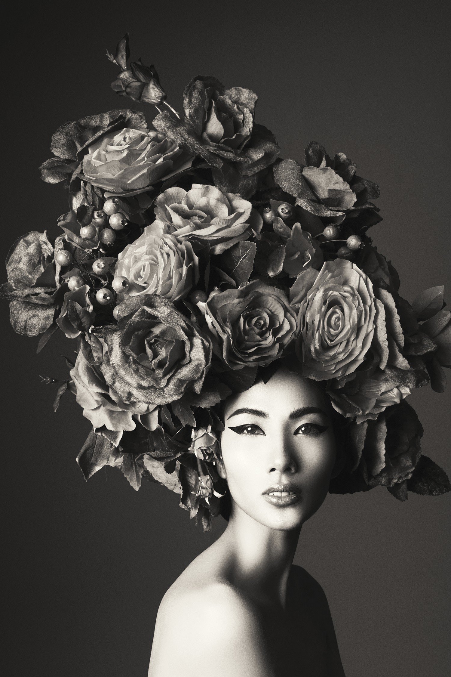 Hà Tăng vai trần, Kỳ Duyên cùng loạt mỹ nhân Việt khác trút bỏ xiêm y trong bộ ảnh của NTK Đỗ Mạnh Cường